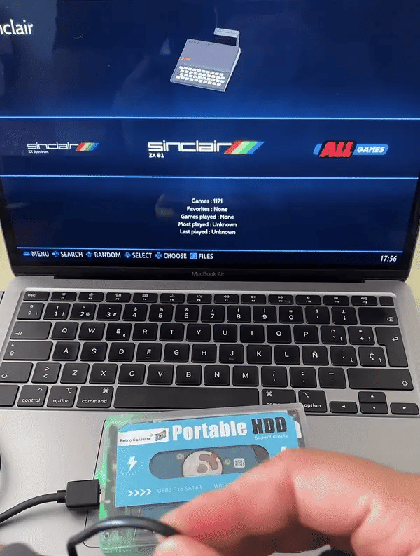 Caja de la Consola Retro Aurora Plug & Play, destacando sus 110,000 juegos y entretenimiento gaming.