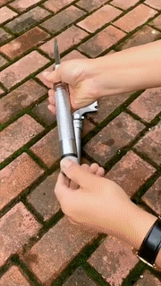 Pala portátil plegable de acero, ideal para cavar en camping, senderismo y supervivencia.