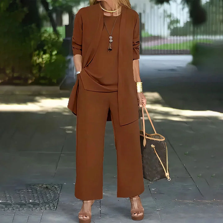 Conjunto de 3 piezas para mujer. Ropa cómoda, estilo casual. Eleva tu look holgado con elegancia relajada.