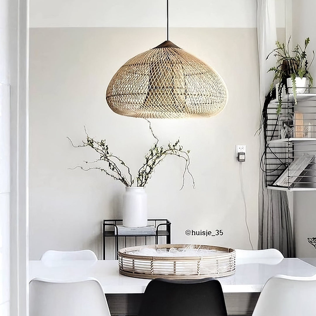 Lámpara colgante natural hecha a mano, perfecta para la sala de estar o comedor.