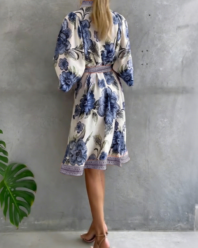 Vestido floral elegante para mujer, mangas farol y botones, un outfit versátil.