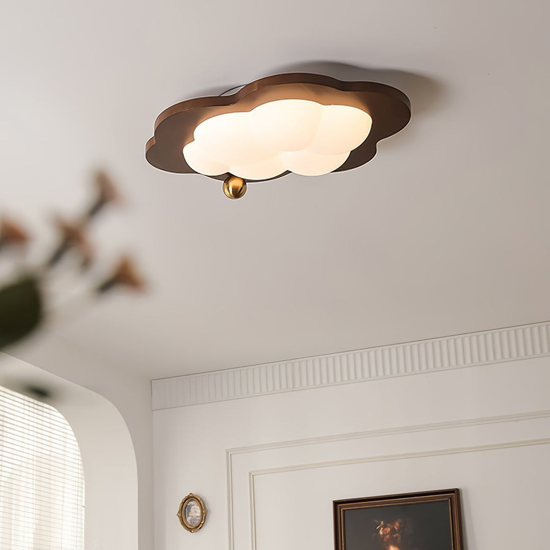 Lámpara de techo LED de madera con forma de estrella. Iluminación decorativa para un ambiente infantil.