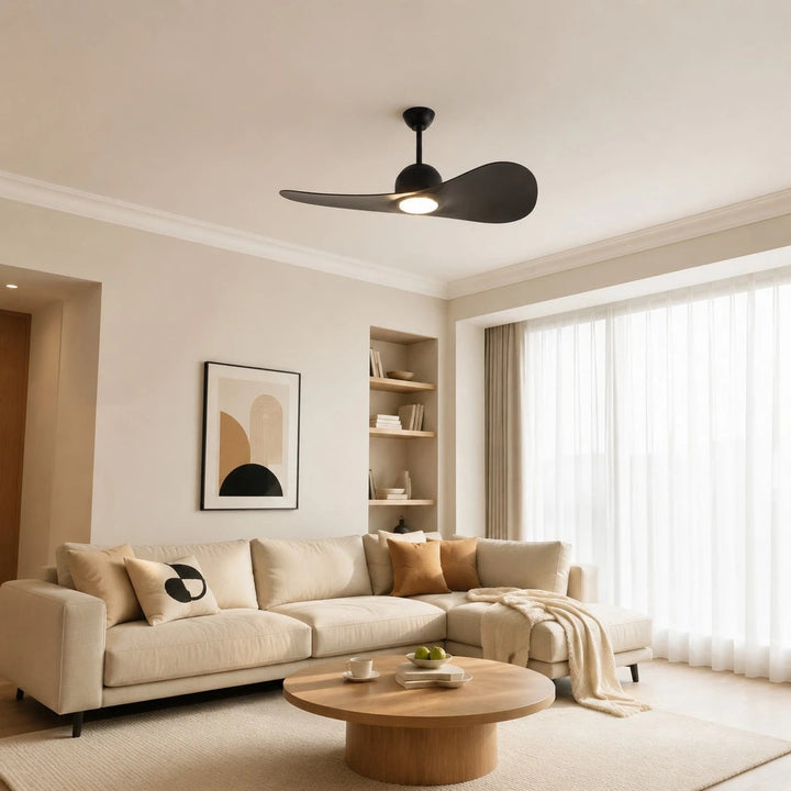 Ventilador de techo con iluminación LED. Ambiente moderno, fresco y silencioso para tu hogar.