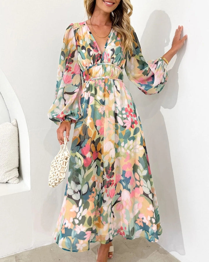 Vestido romántico midi floral de mujer con escote cruzado. Perfecto para primavera/verano.