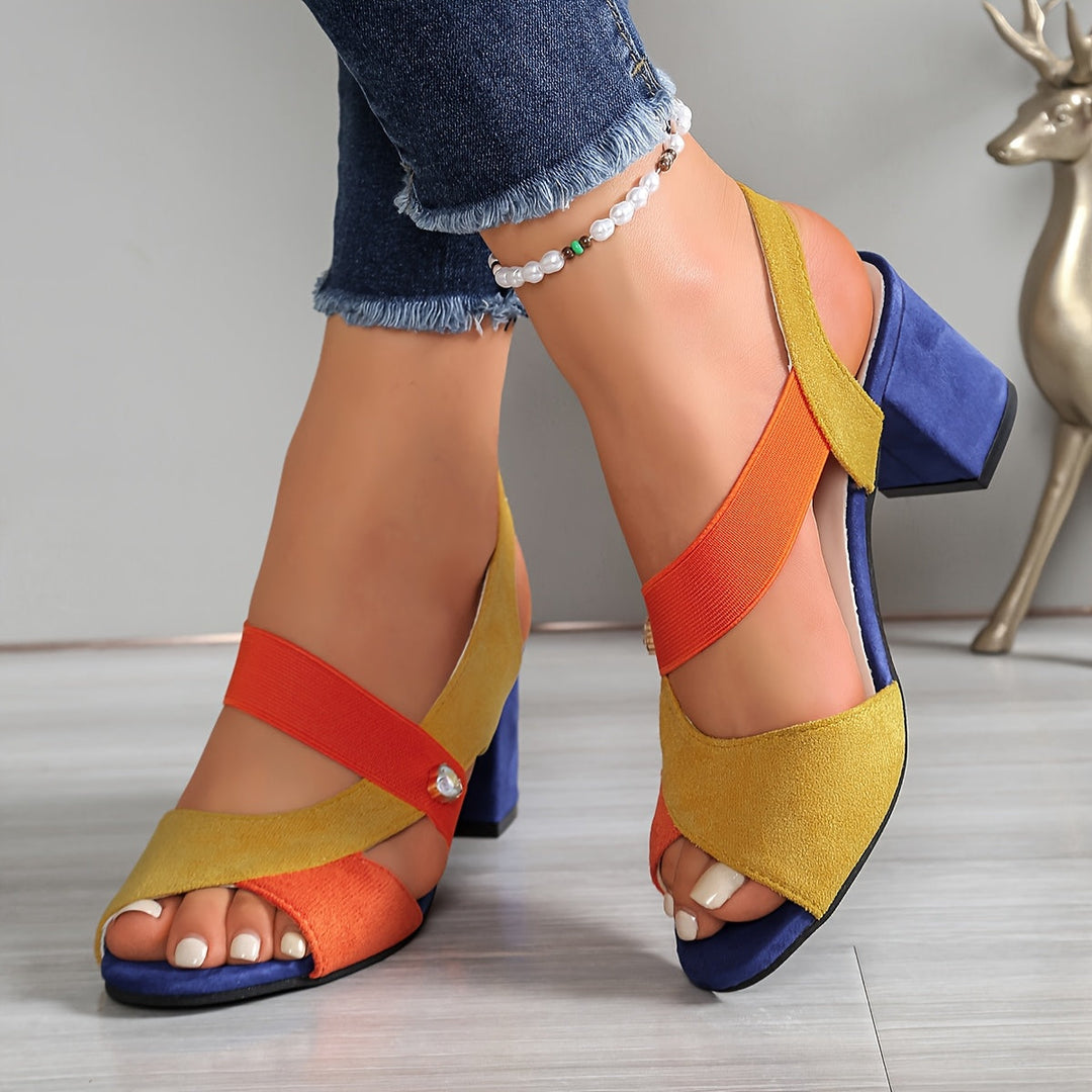 Sandalias de verano para mujer con tacón bloque, tiras cruzadas y soporte ortopédico. Estilo casual.