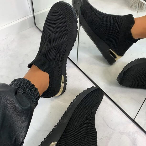 Calzado slip-on ultraligero para mujer, ideal para viajes, largas caminatas y uso casual.
