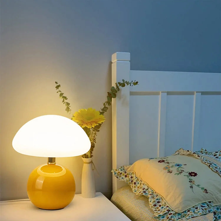 Lámpara de mesa hongo de cerámica, estilo vintage, perfecta como decoración e iluminación.