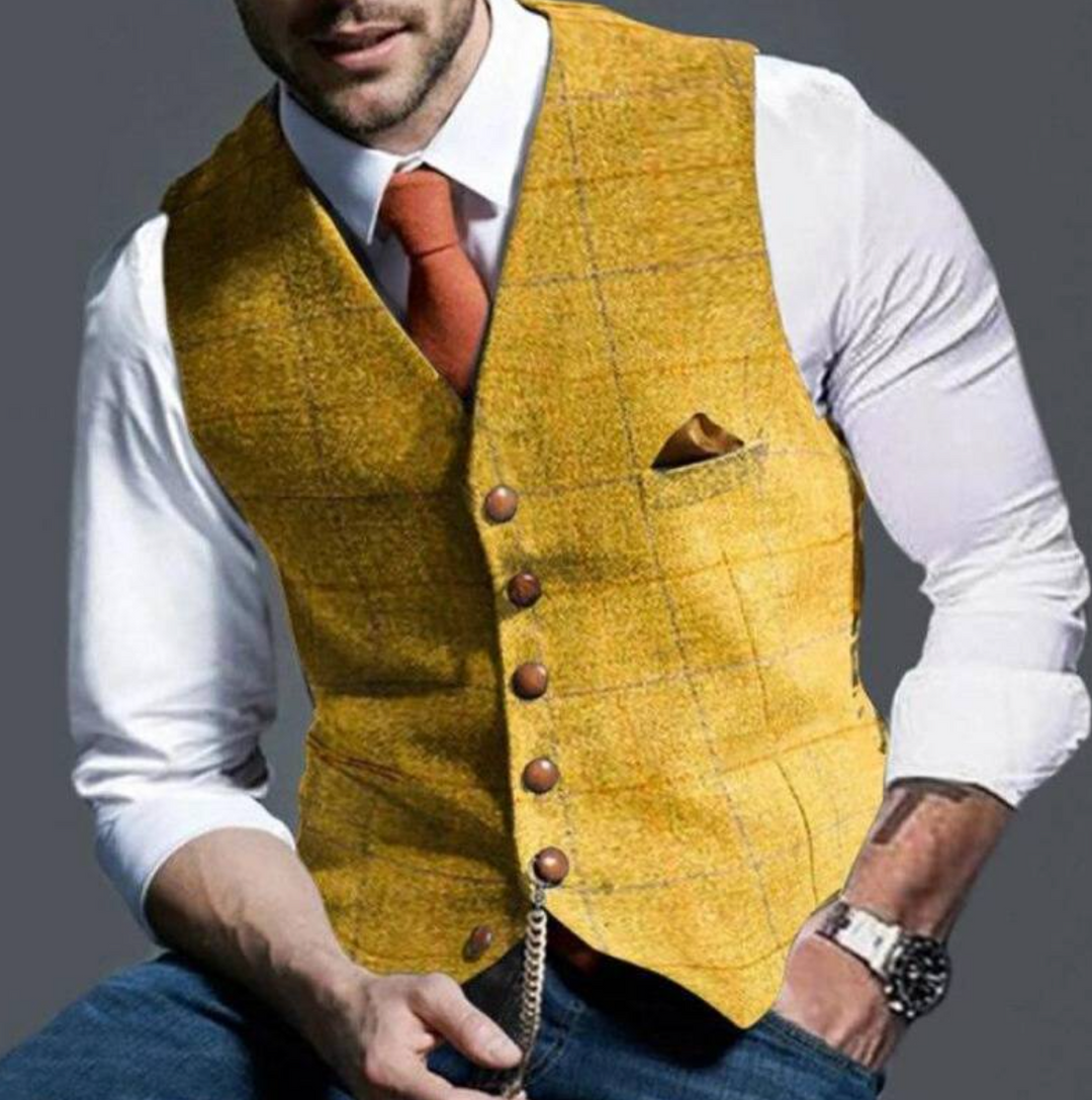 Chaleco de hombre ajustado con botonadura frontal, ropa masculina formal y clásica para un look sofisticado.