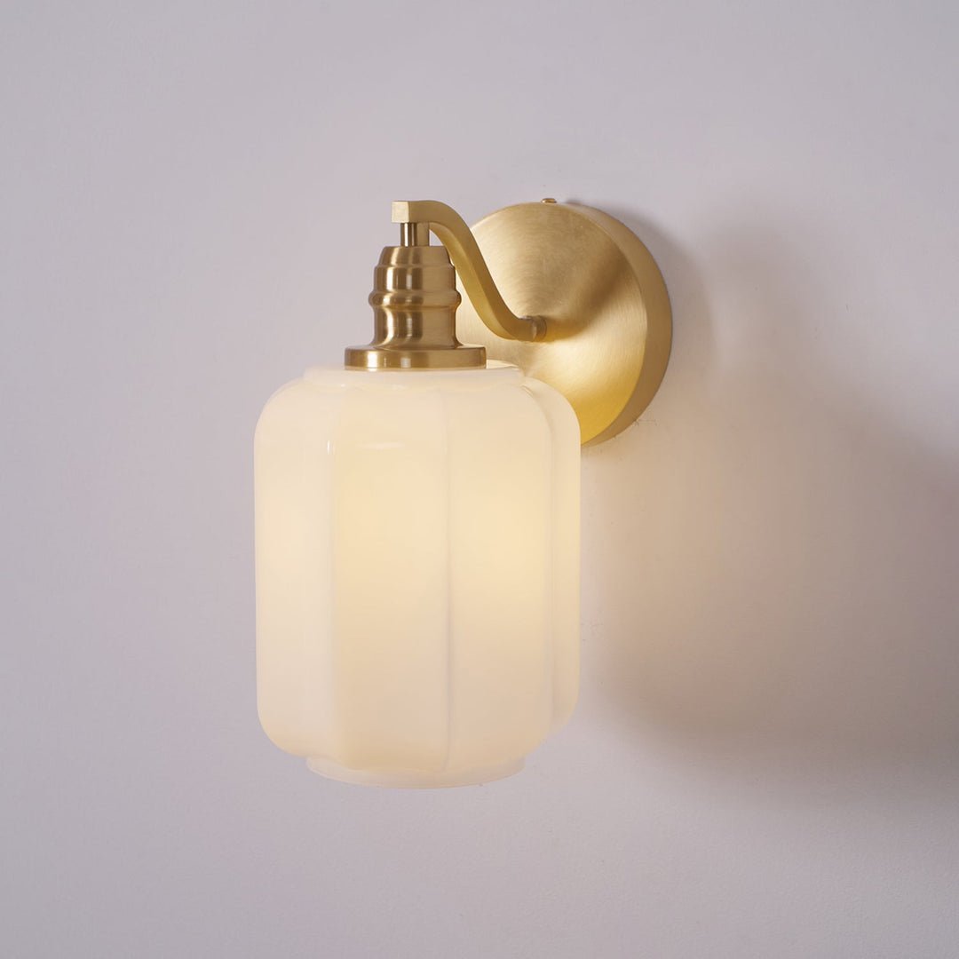 Lámpara de pared de latón y cristal, pequeña, ideal para realzar la decoración.