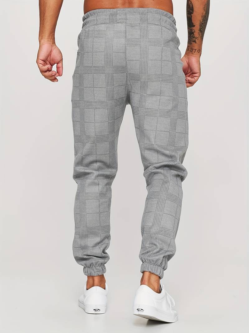 Jogger masculino versátil, pantalón cómodo de estilo casual ideal para el uso diario del hombre.