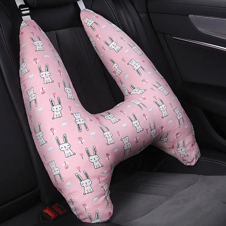 Almohada de viaje con diseños alegres. Confortable soporte cervical para niños durante viajes largos.