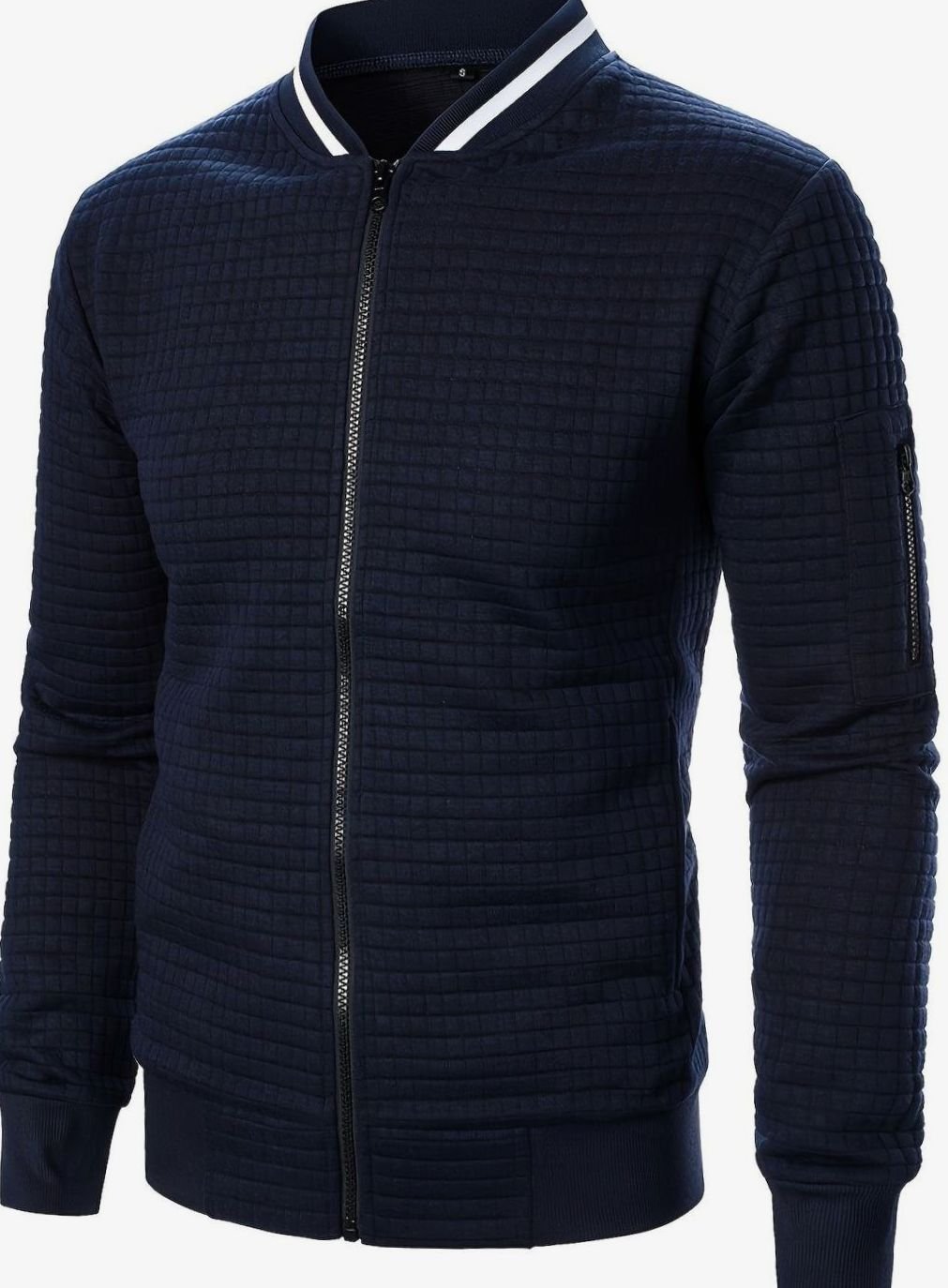Ropa exterior masculina, bomber de cuadros texturizada, para un estilo urbano.