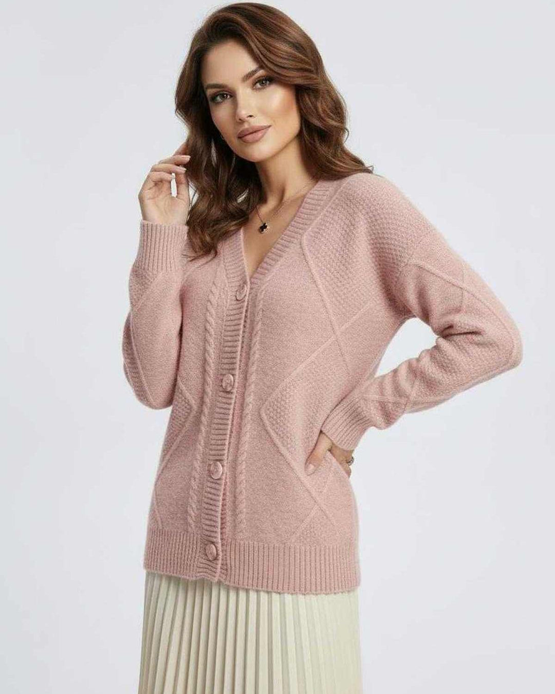 Cárdigan de mujer Fleur, blanco. Cálido y elegante, con diseño versátil. Ideal para moda de otoño invierno.