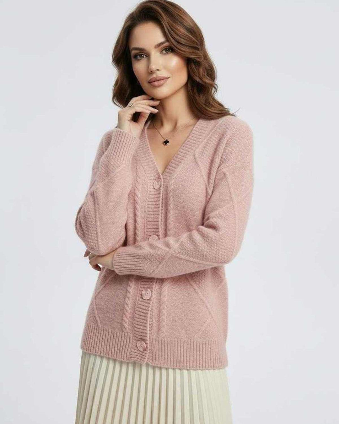 Cárdigan abotonado de mujer Fleur, manga larga. Estilo versátil y cómodo para moda femenina.