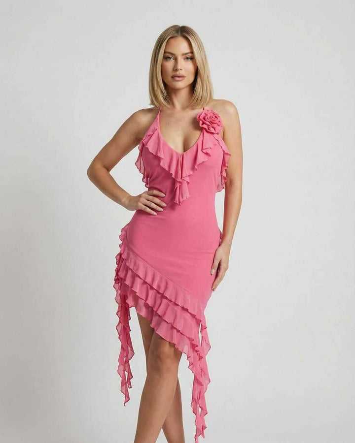Vestido mini rosa para mujer con volantes asimétricos, ideal para fiesta o verano chic.