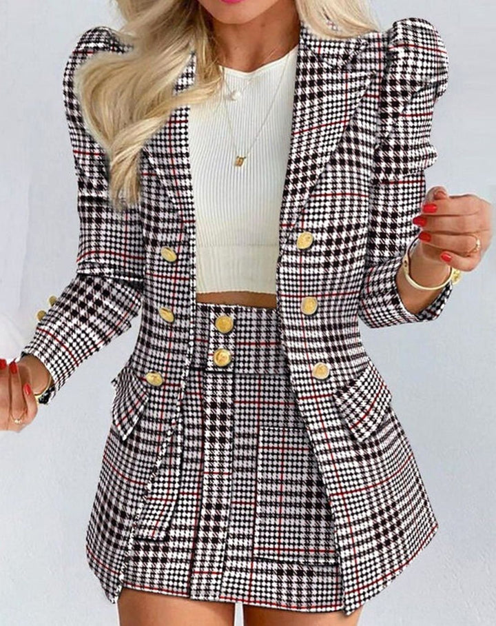 Estilo chic para mujer: conjunto elegante con blazer cruzada y falda floral mini. Moda femenina formal.