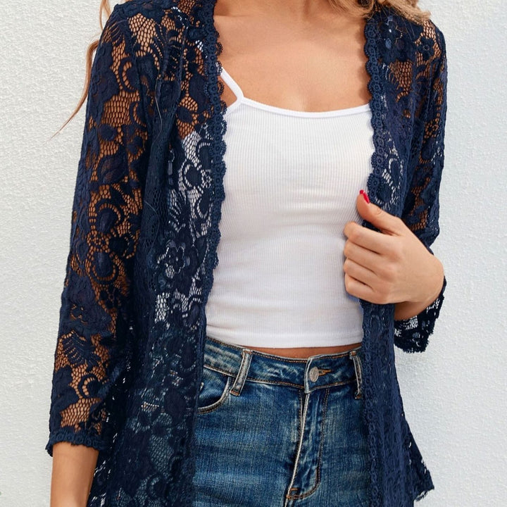 Moda romántica: Cárdigan de encaje floral para mujer, manga 3/4. Prenda abierta ligera.