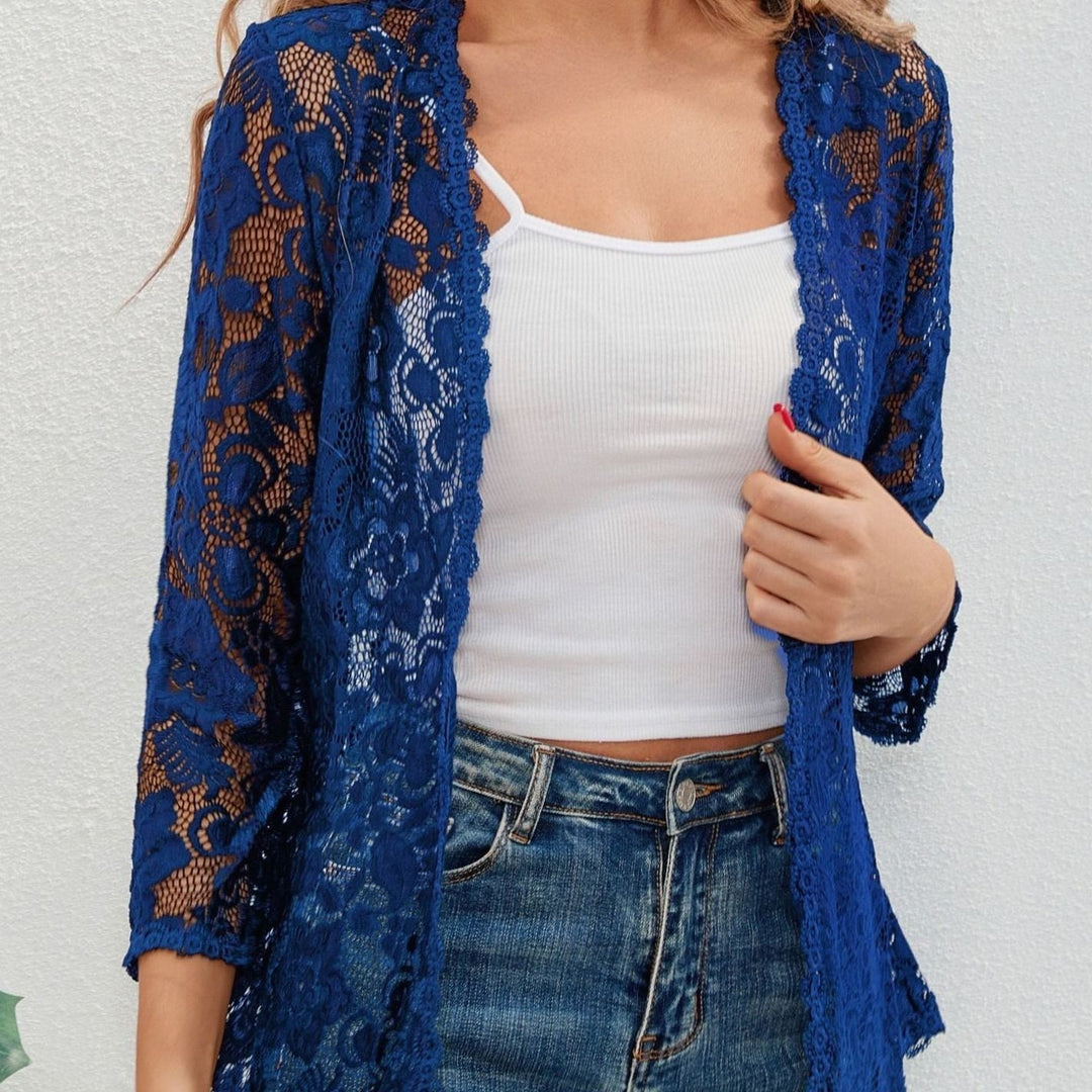 Cárdigan floral ligero de mujer, manga tres cuartos. Encaje delicado y versátil.