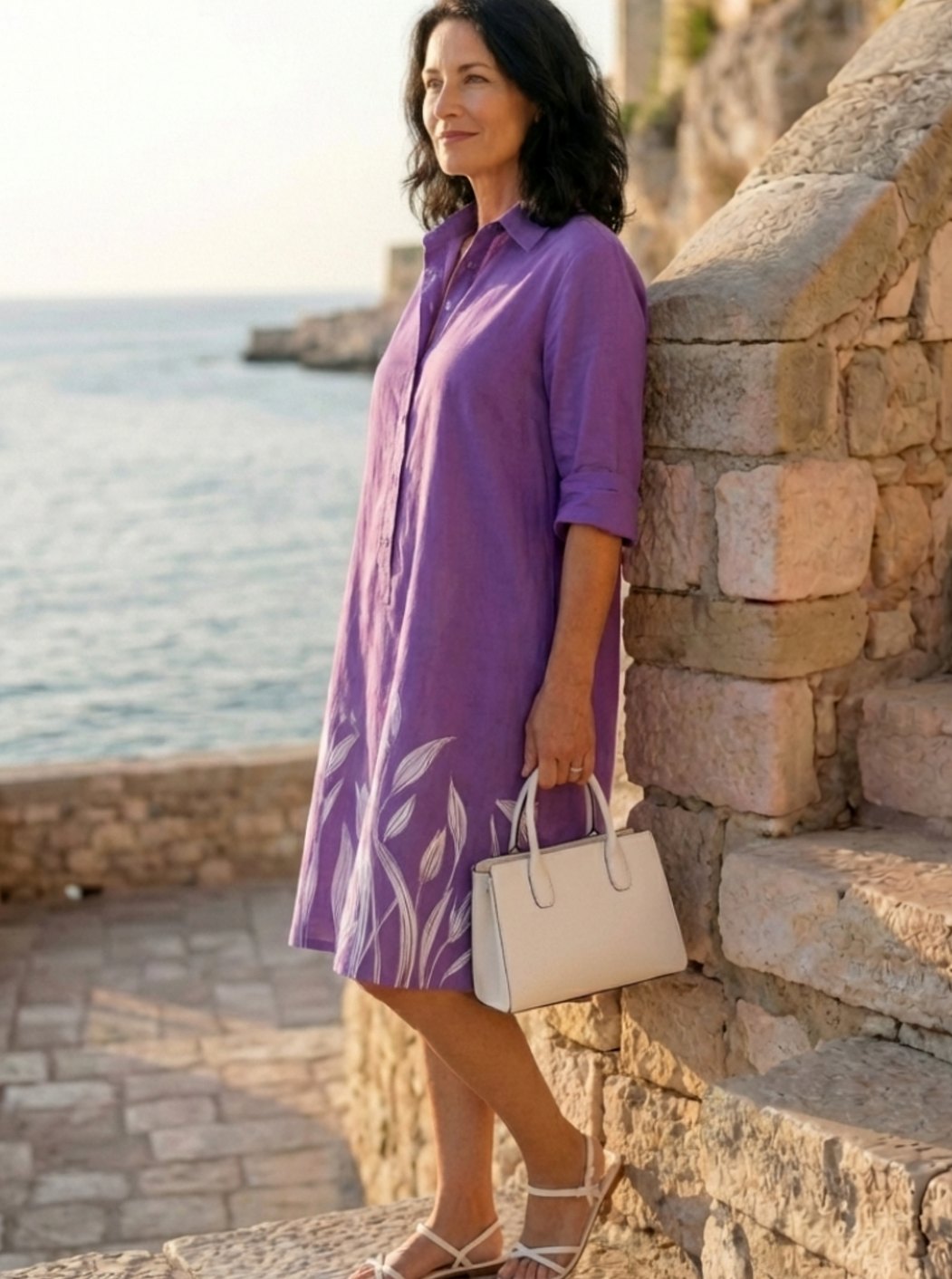 Vestido camisero mujer morado con estampado floral botánico, manga 3/4 y bolsillos. Perfecto para el verano casual.