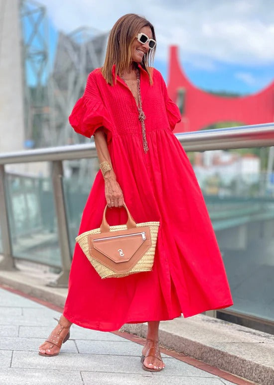 Vestido rojo de verano para mujer, impactante y elegante. Perfecto para celebraciones y noches con estilo seductor.