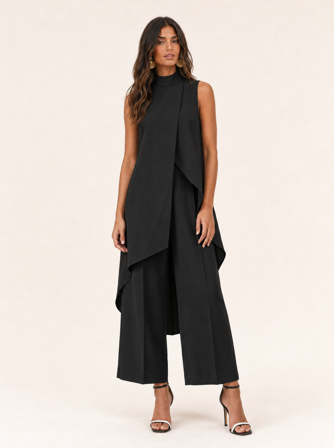 Conjunto de fiesta para mujer, diseño largo y sofisticado. Ideal para noches y eventos especiales.