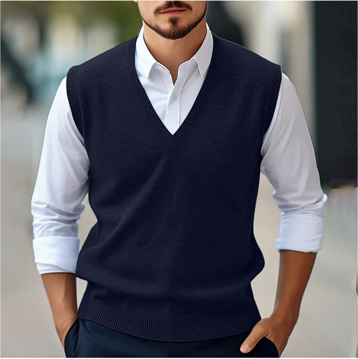 Suéter chaleco de hombre sin mangas, ultra cómodo y moderno. Tejido ligero, perfecto para looks de capas en primavera.