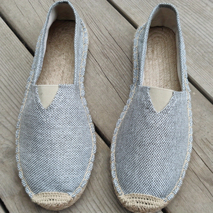 Alpargatas hombre de moda, estilo veraniego con suela de esparto, un toque elegante para tu outfit casual.