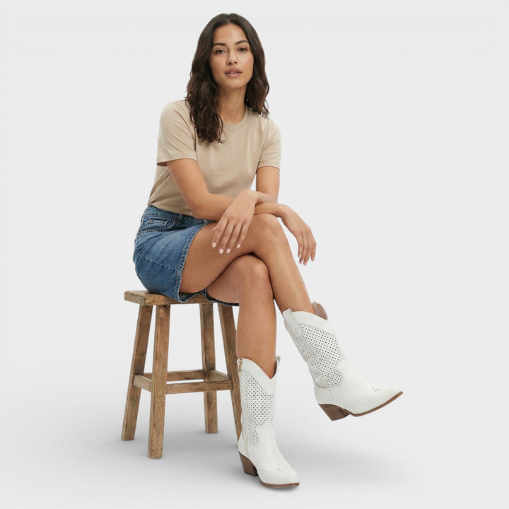 Auténticas botas cowboy de mujer estilo western con cremallera. Calzado robusto y moderno para cualquier ocasión.