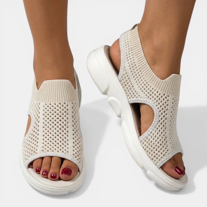 Calzado de verano ortopédico para mujer. Sandalias planas cómodas y transpirables con suela antideslizante.