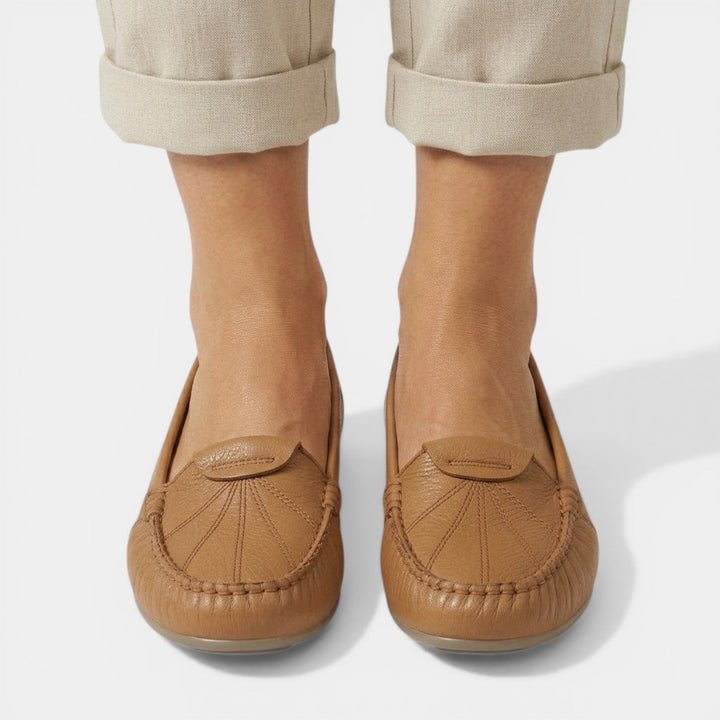 Zapatos mocasines de mujer ortopédicos, con tacón de cuña para confort y estilo. Perfectos para la oficina.