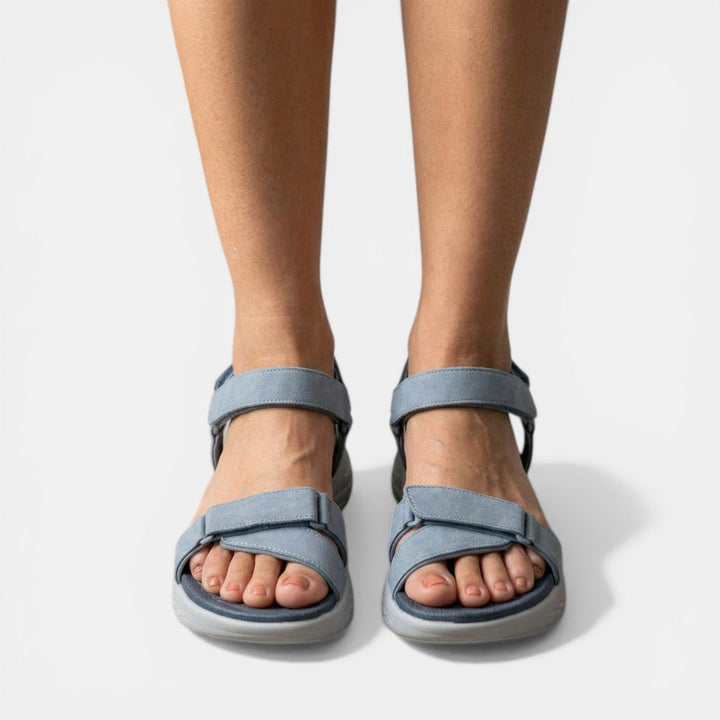 Sandalias de cuña ortopédicas femeninas con soporte para los pies. Confort y salud en calzado de verano.