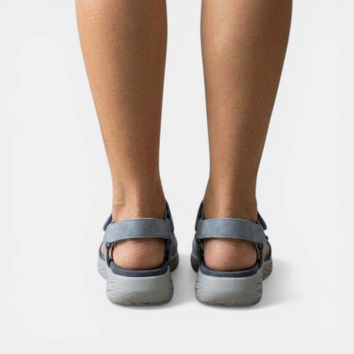 Elegantes sandalias de cuña para mujer. Calzado de verano antideslizante que combina estilo y comodidad.