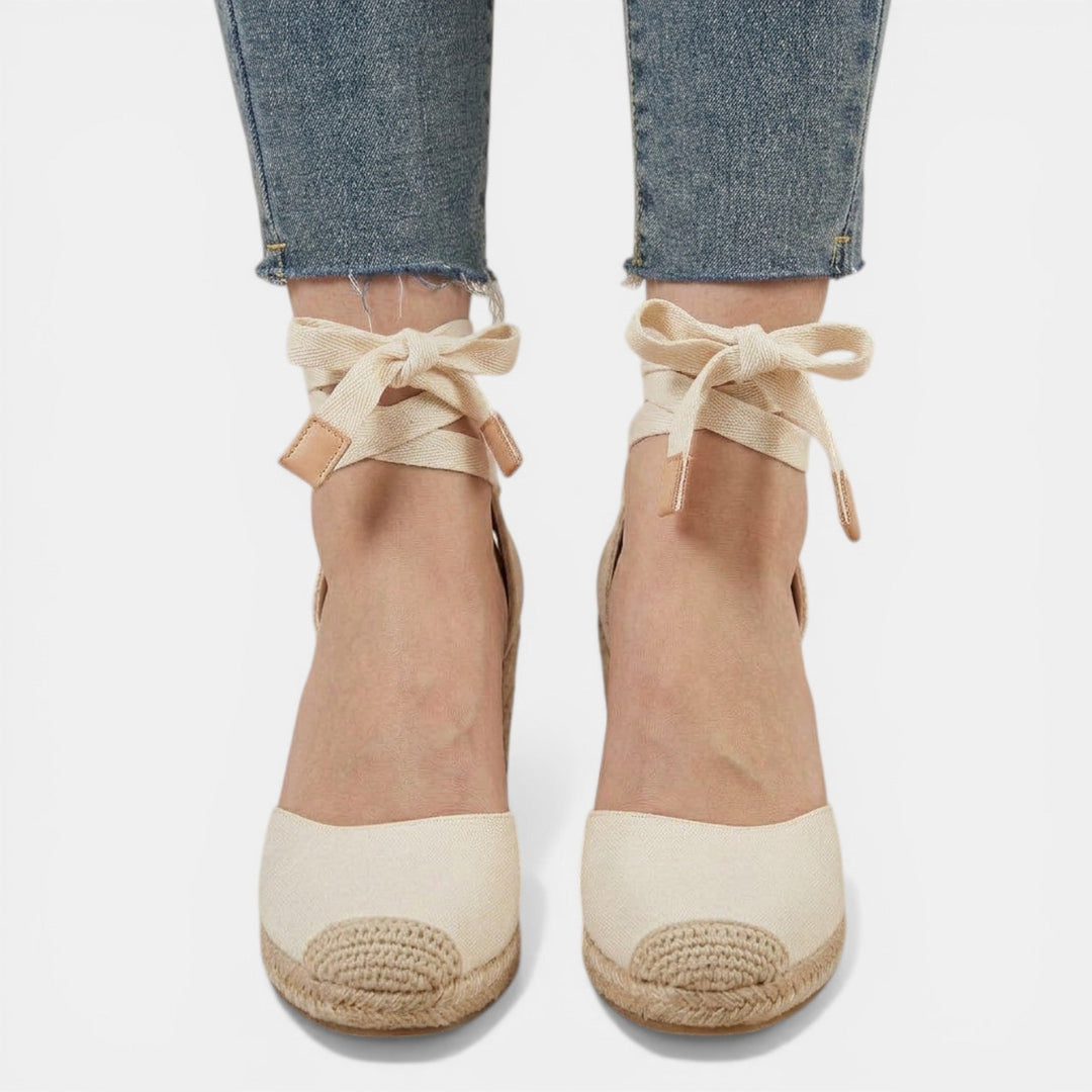 Zapatos de fiesta para mujer, sandalias de tacón elegantes con detalles únicos para noches especiales.