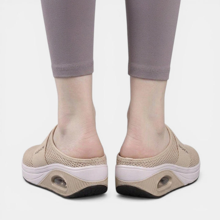 Sandalias de verano para mujer, estilo casual y ortopédico. Combinan moda y funcionalidad con soporte.
