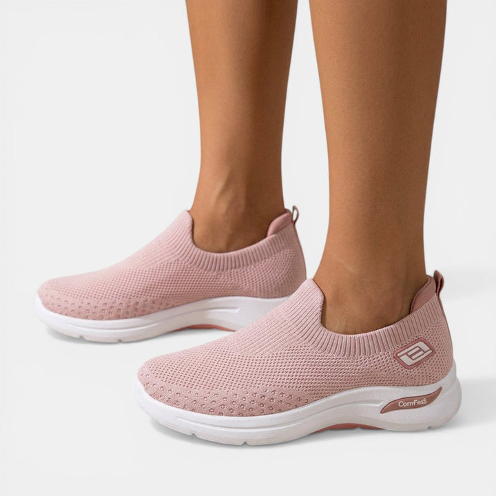 Zapatillas ortopédicas cómodas para mujer, ideales para el confort diario y soporte del pie.