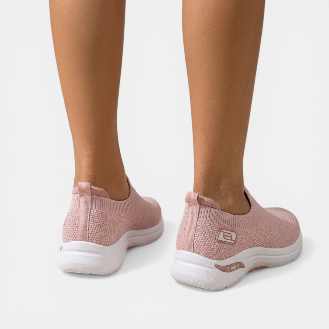 Zapatillas cómodas y ortopédicas para mujer, perfectas para uso casual y confort diario.