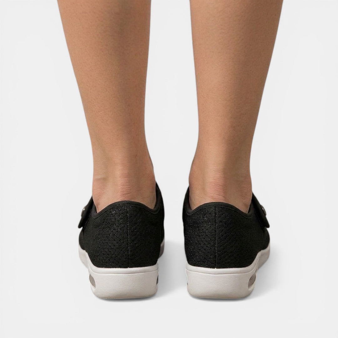 Zapatillas de mujer con velcro para confort, calzado ortopédico ideal para alivio diario.