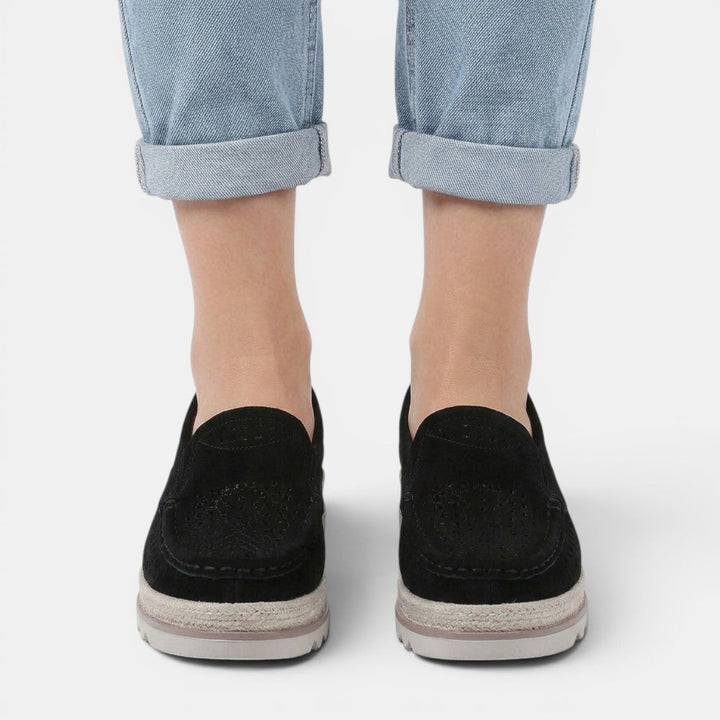 Zapatos de mujer estilo casual con cuña y plataforma. Ortopédicos para un soporte y confort excepcionales.