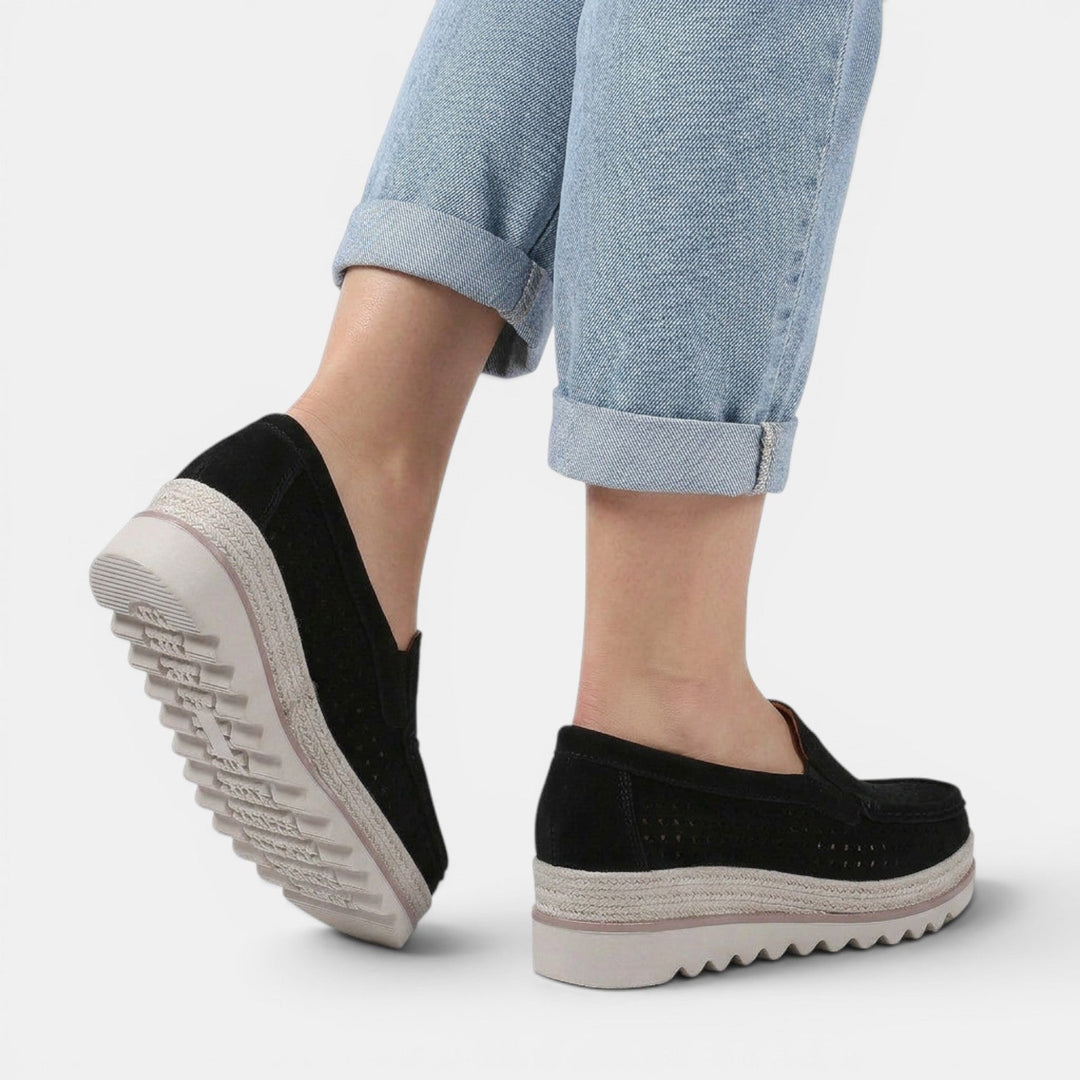 Zapatos con cuña y plataforma para mujer. Calzado ortopédico que ofrece bienestar, pisada segura y estilo.