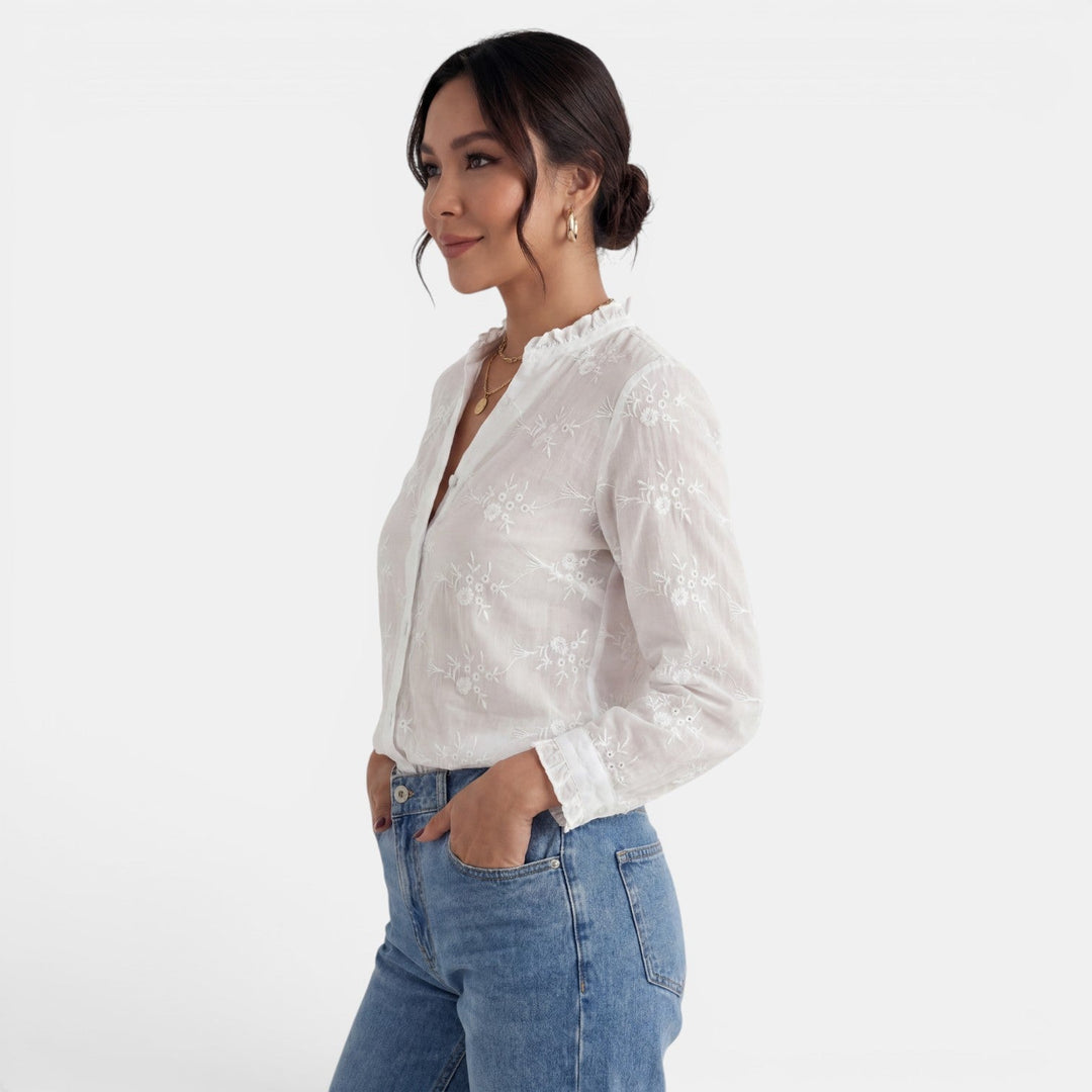Blusa de mujer estilo casual elegante, color liso, prenda versátil y cómoda para el día a día.