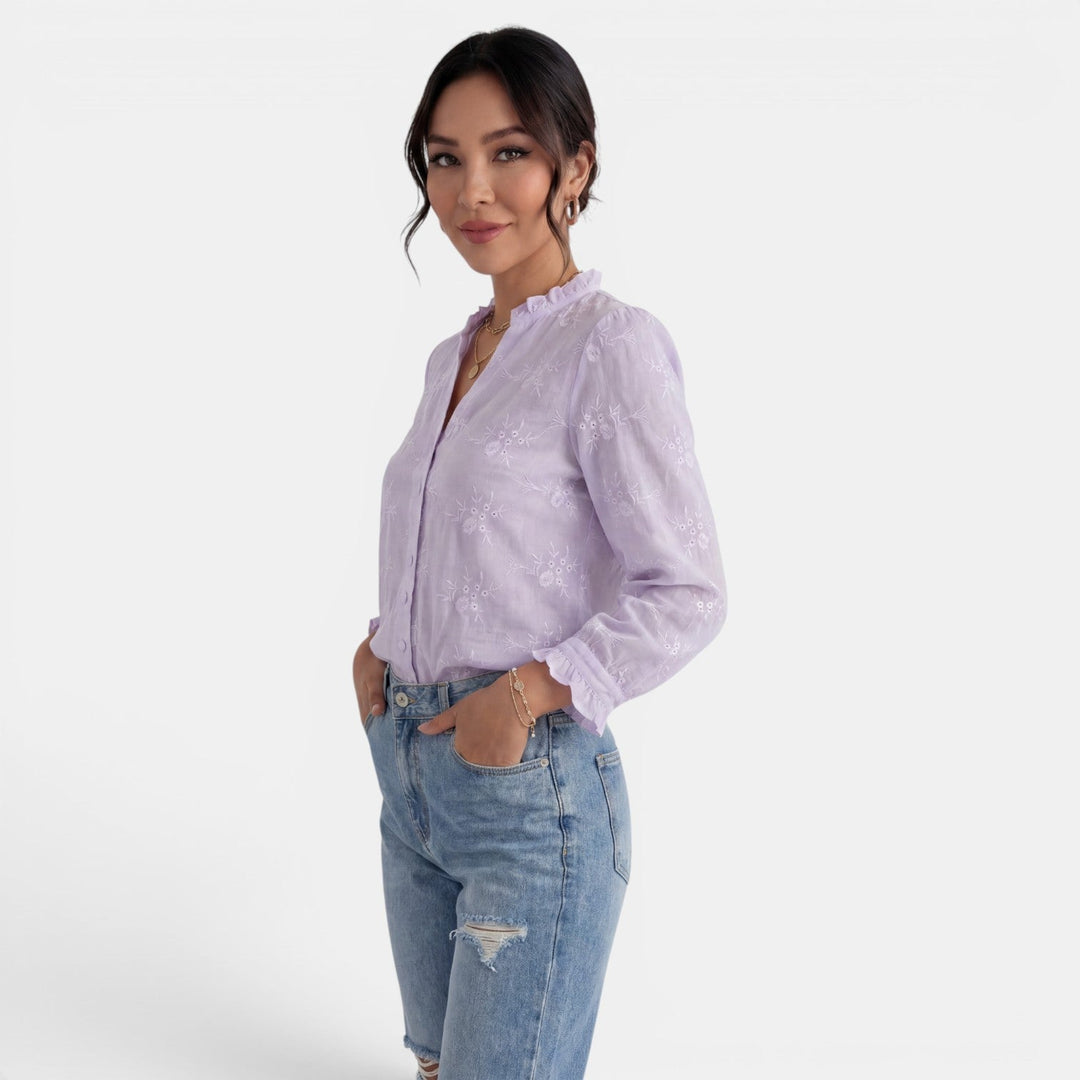 Blusa de mujer elegante y cómoda, diseño liso, ideal para la moda de oficina y eventos casuales.