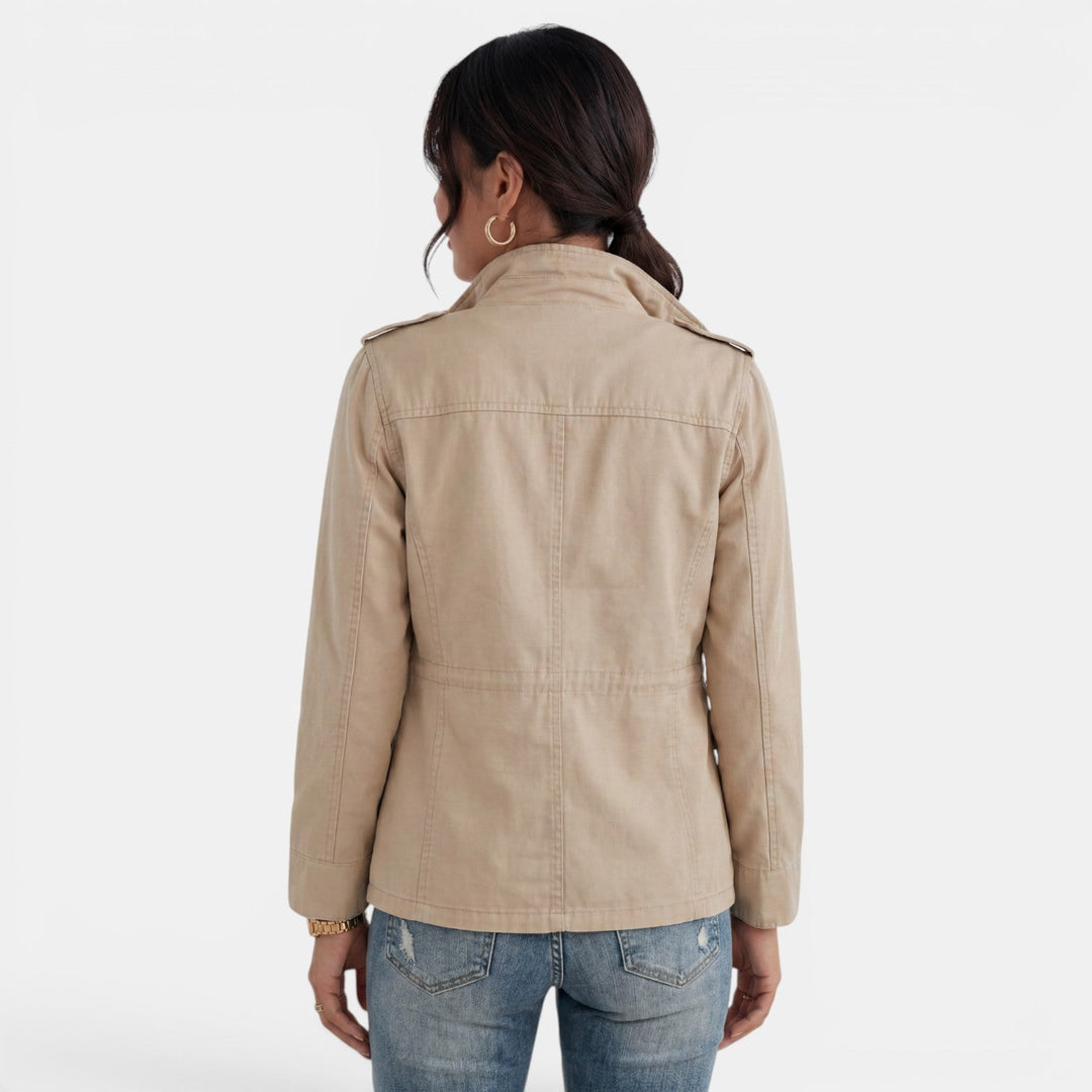 Chaqueta marrón de entretiempo para mujer, estilo casual y con cremallera. Perfecta para otoño.