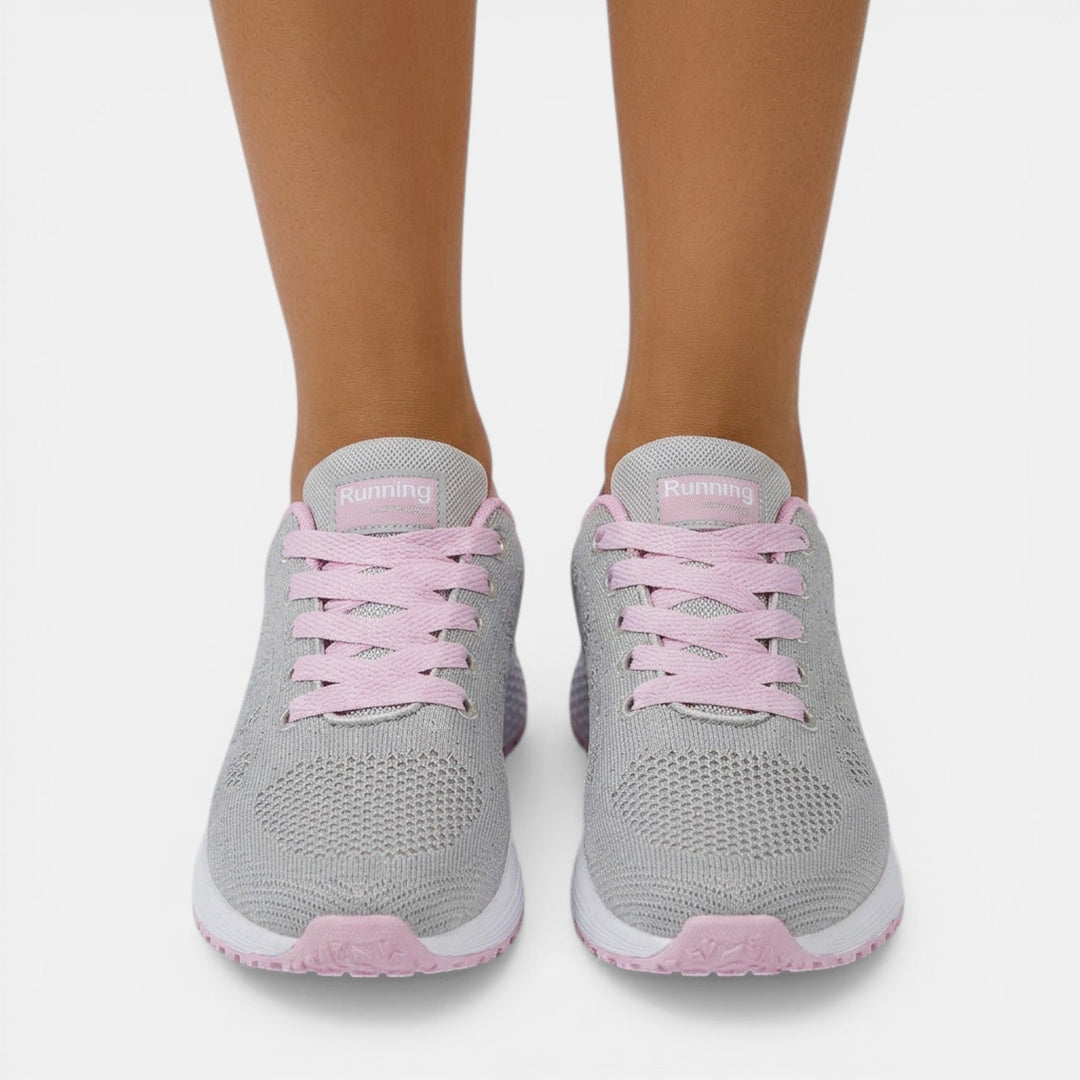 Perfil de zapatillas ortopédicas de mujer, diseño ligero que ofrece soporte y estilo para caminar con confort.
