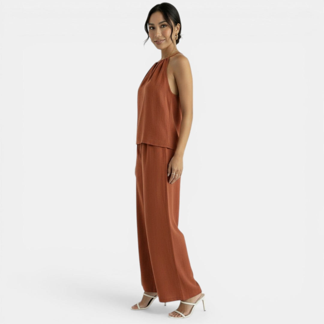 Elegante conjunto de lino para mujer con top halter y pantalón palazzo, ropa femenina de verano.