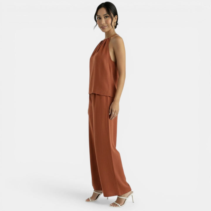 Elegante conjunto de lino para mujer con top halter y pantalón palazzo, ropa femenina de verano.