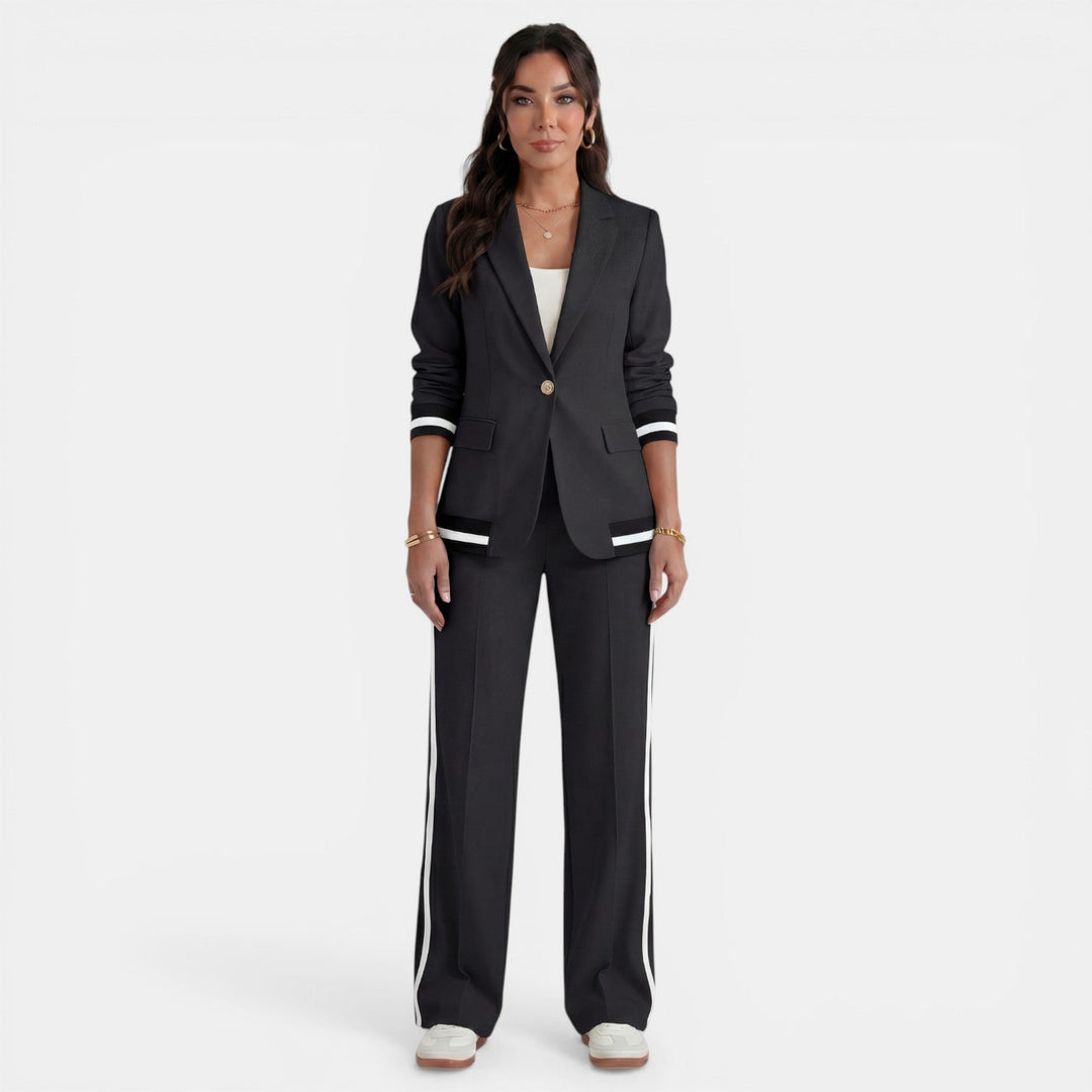 Conjunto mujer con blazer y pantalón ancho. Estilo elegante y profesional para oficina.