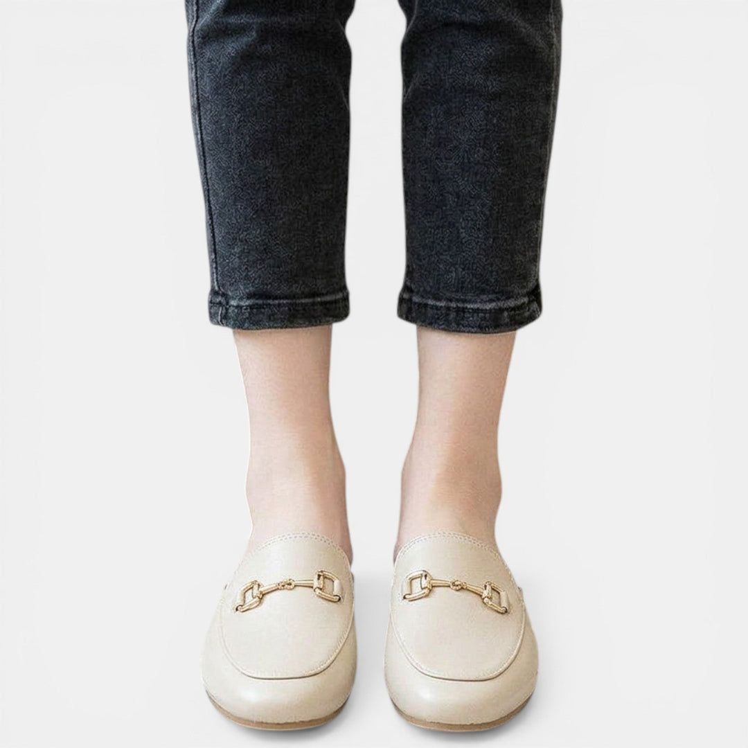 Mules de mujer, calzado slip-on que combina elegancia y confort. Ideales para la moda casual de primavera.