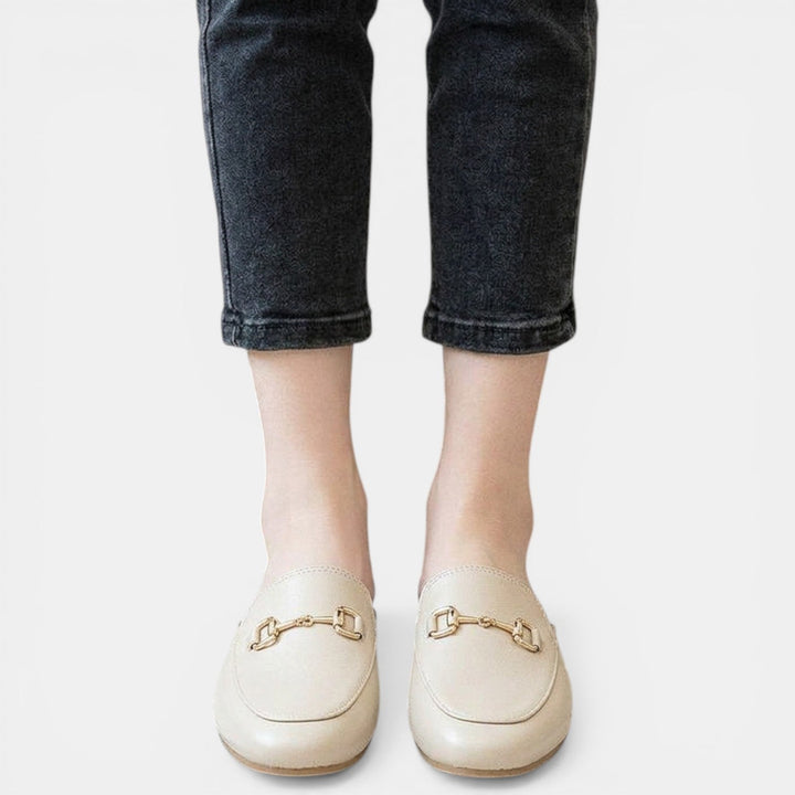 Mules de mujer, calzado slip-on que combina elegancia y confort. Ideales para la moda casual de primavera.