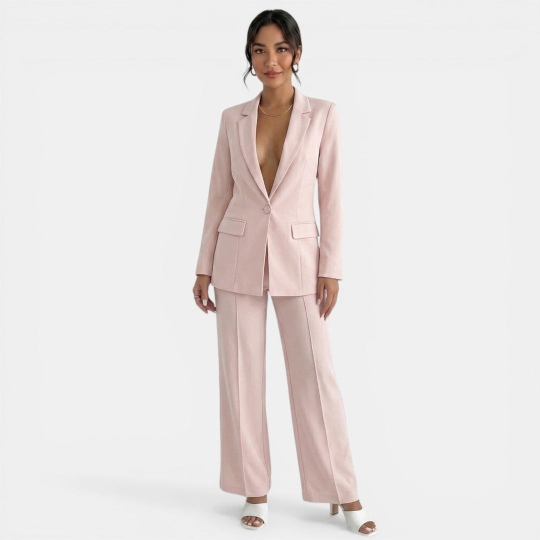 Conjunto elegante blazer y pantalón mujer para oficina. Estilo profesional versátil.
