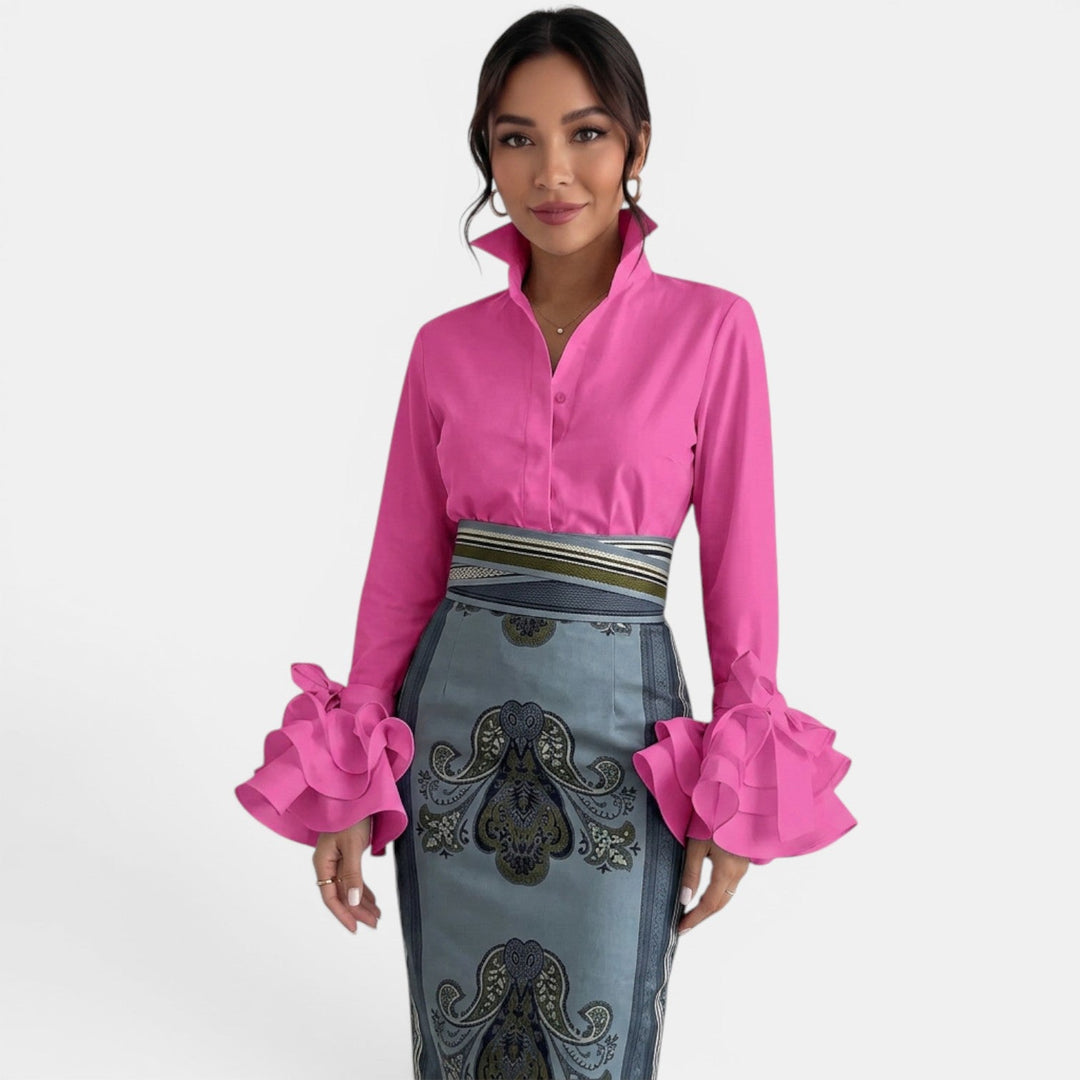 Blusa de mujer cómoda y elegante con volantes. Perfecta para un estilo sofisticado en la oficina o casual.